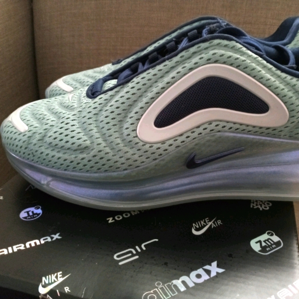 Women's Air Max 720's